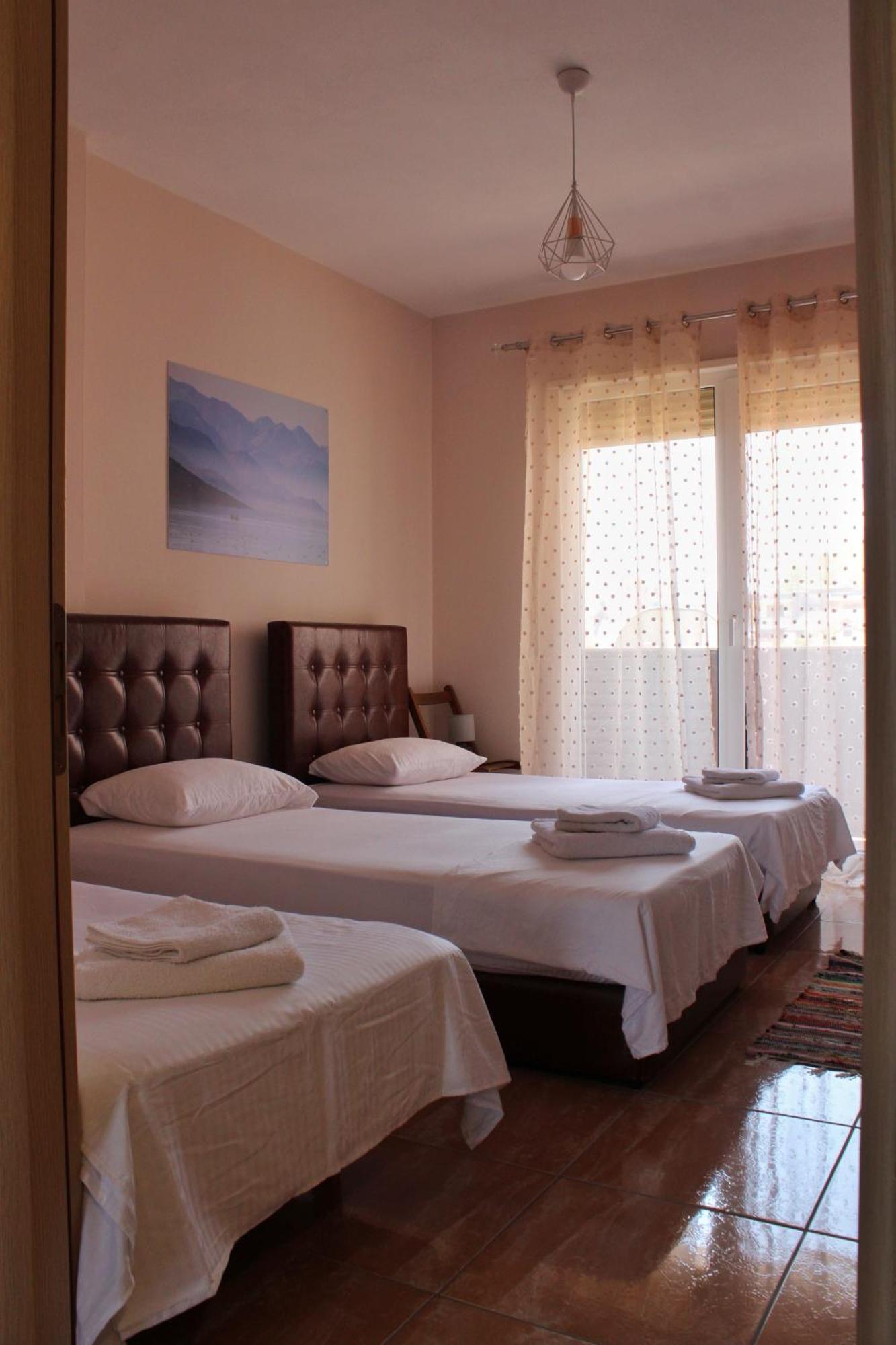 Mino Apartment Shkodër Buitenkant foto